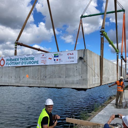 Construction d’un théâtre flottant : l’Île-Ô