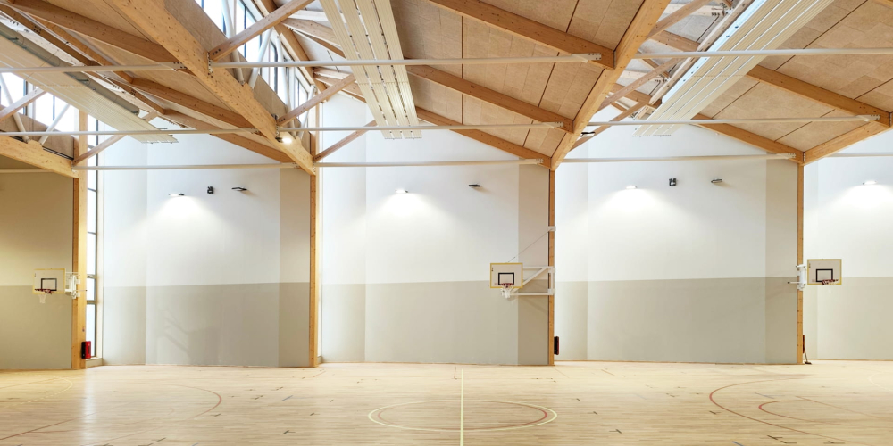 Construction d'un gymnase bois paille
