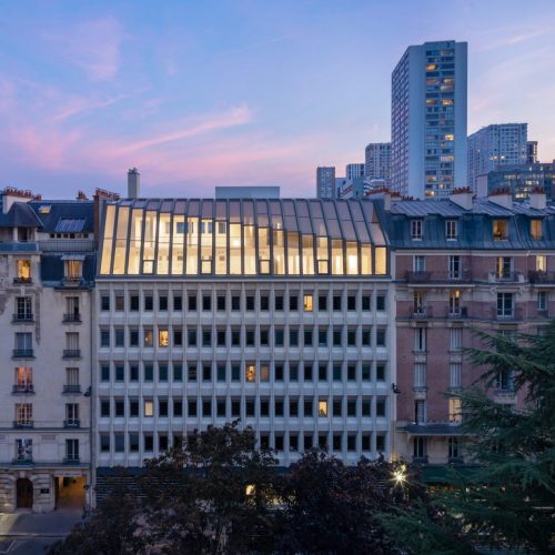 Extension/surélévation vitrée d’un immeuble de bureau existant