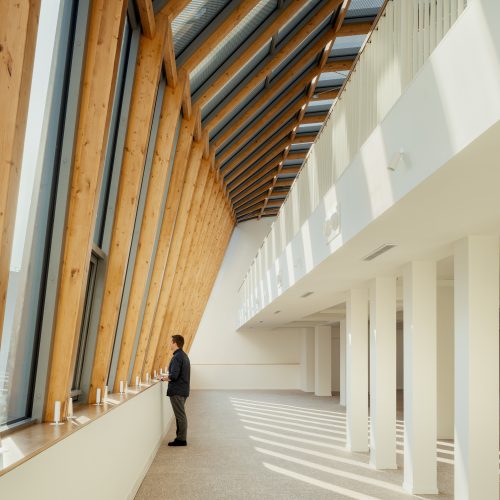 Extension/surélévation vitrée d’un immeuble de bureau existant