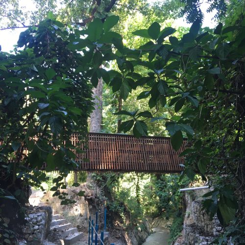 Passerelle piétonne en acier Corten