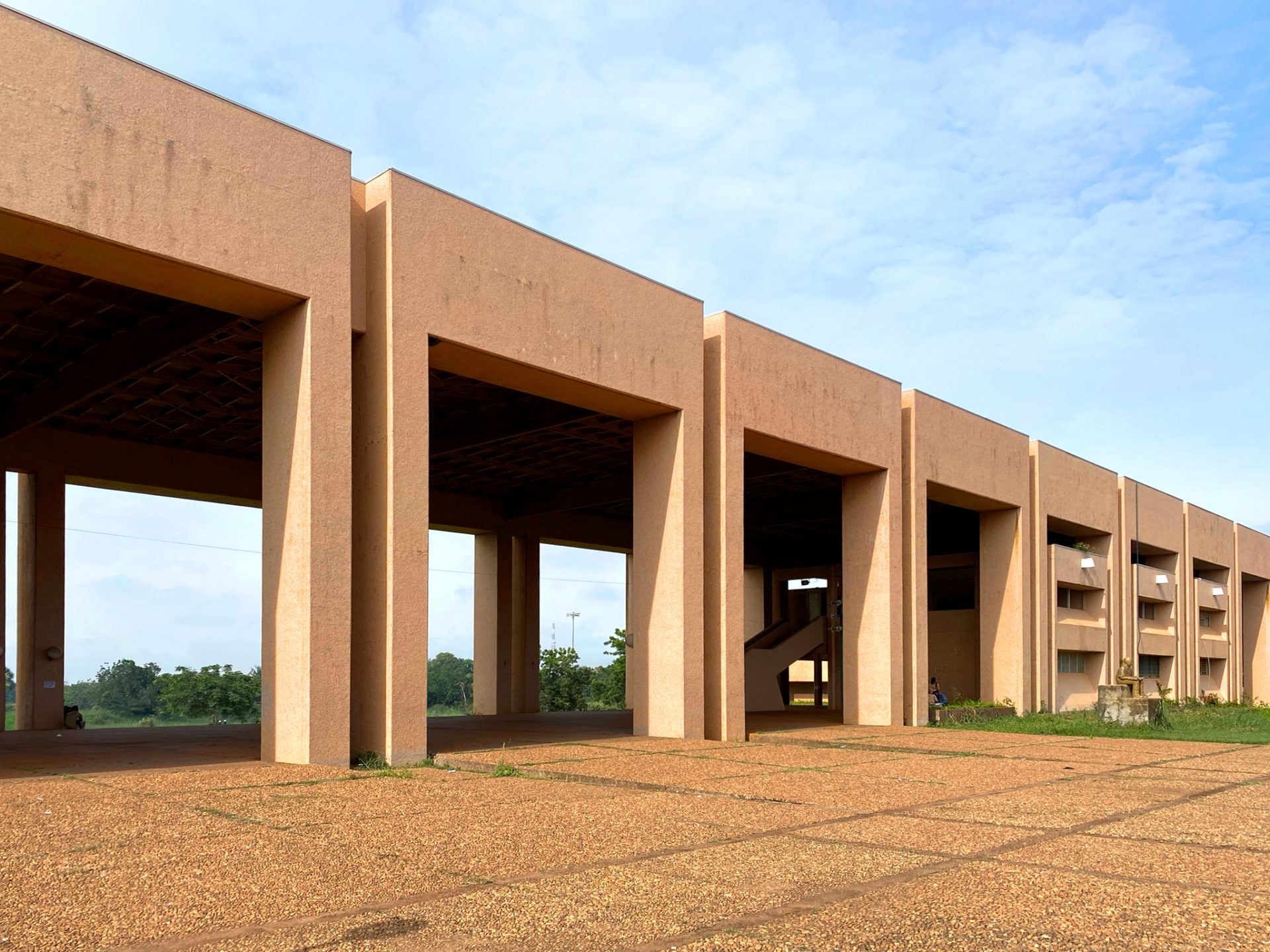 Programmation et appui à la réhabilitation du Lycée Scientifique de Yamoussoukro