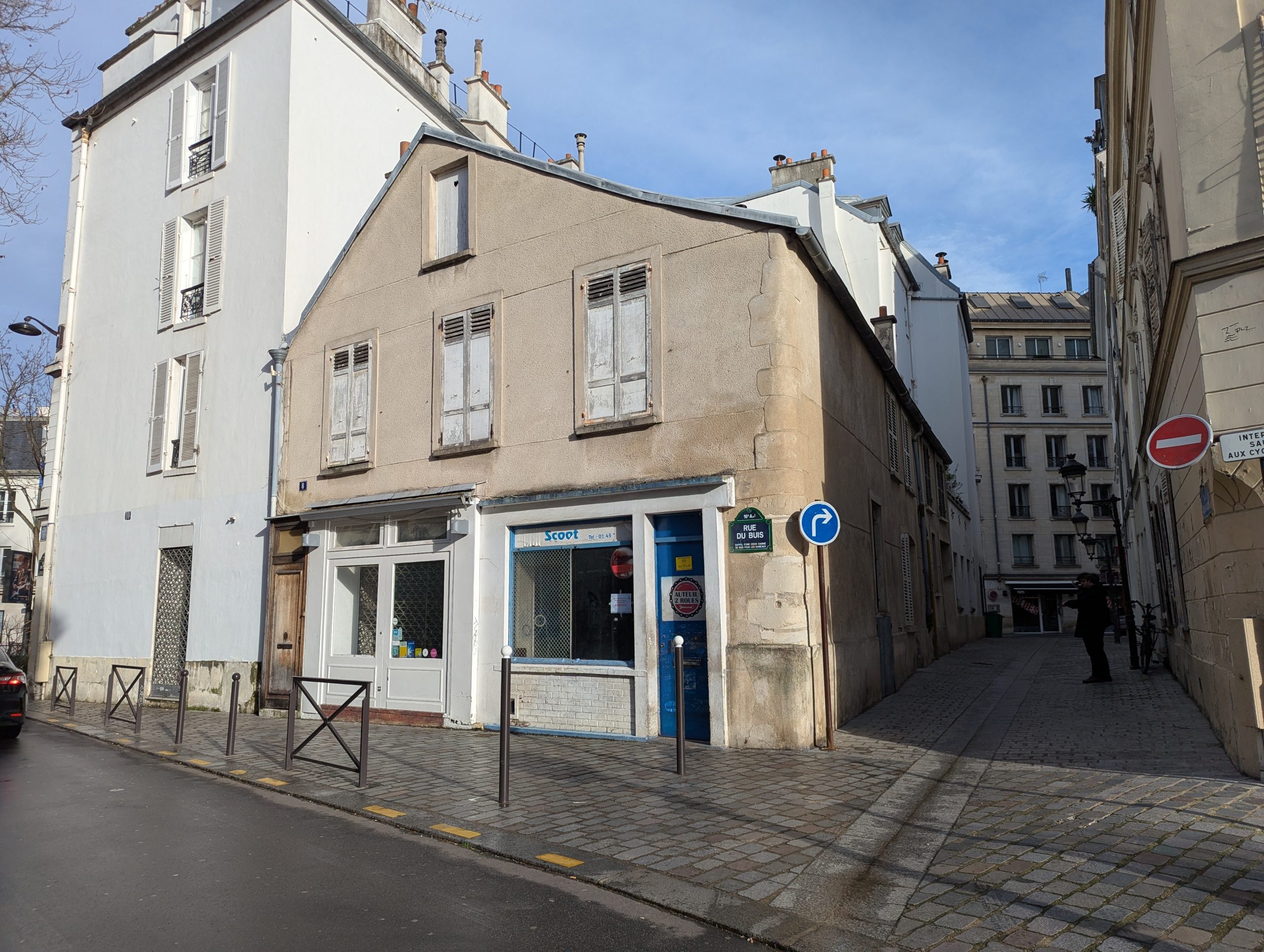 Réhabilitation & surélévation d'un immeuble de logements & commerce