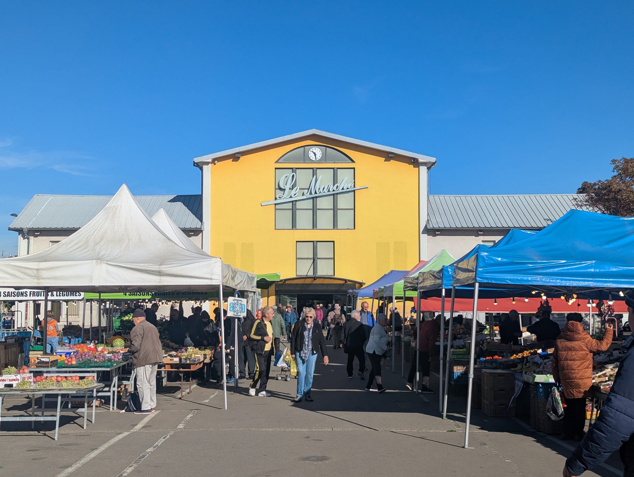 Rénovation de la halle du marché du canal couvert et aménagement de ses espaces extérieurs